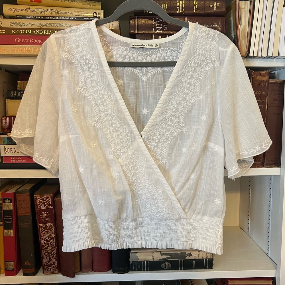 Abercrombie & Fitch Vintage Style Delicate White Embroidered Top